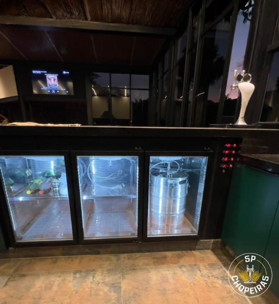 Balcão com cuba e torneira